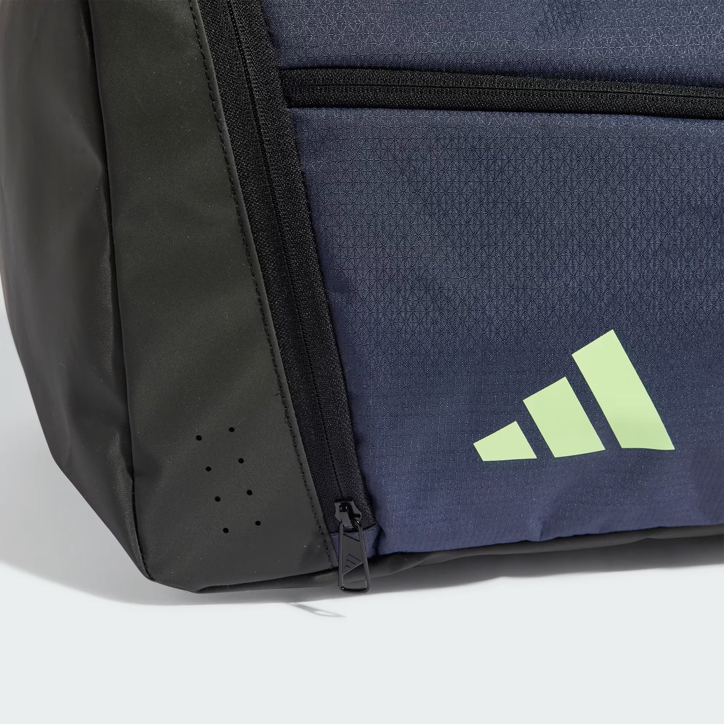 Maleta Adidas Deportiva Essentials 3 Franjas Mediana